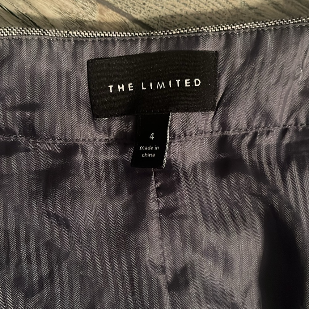The limited size 4 gray plaid pleated front skirt lined - Picture 2 of 2